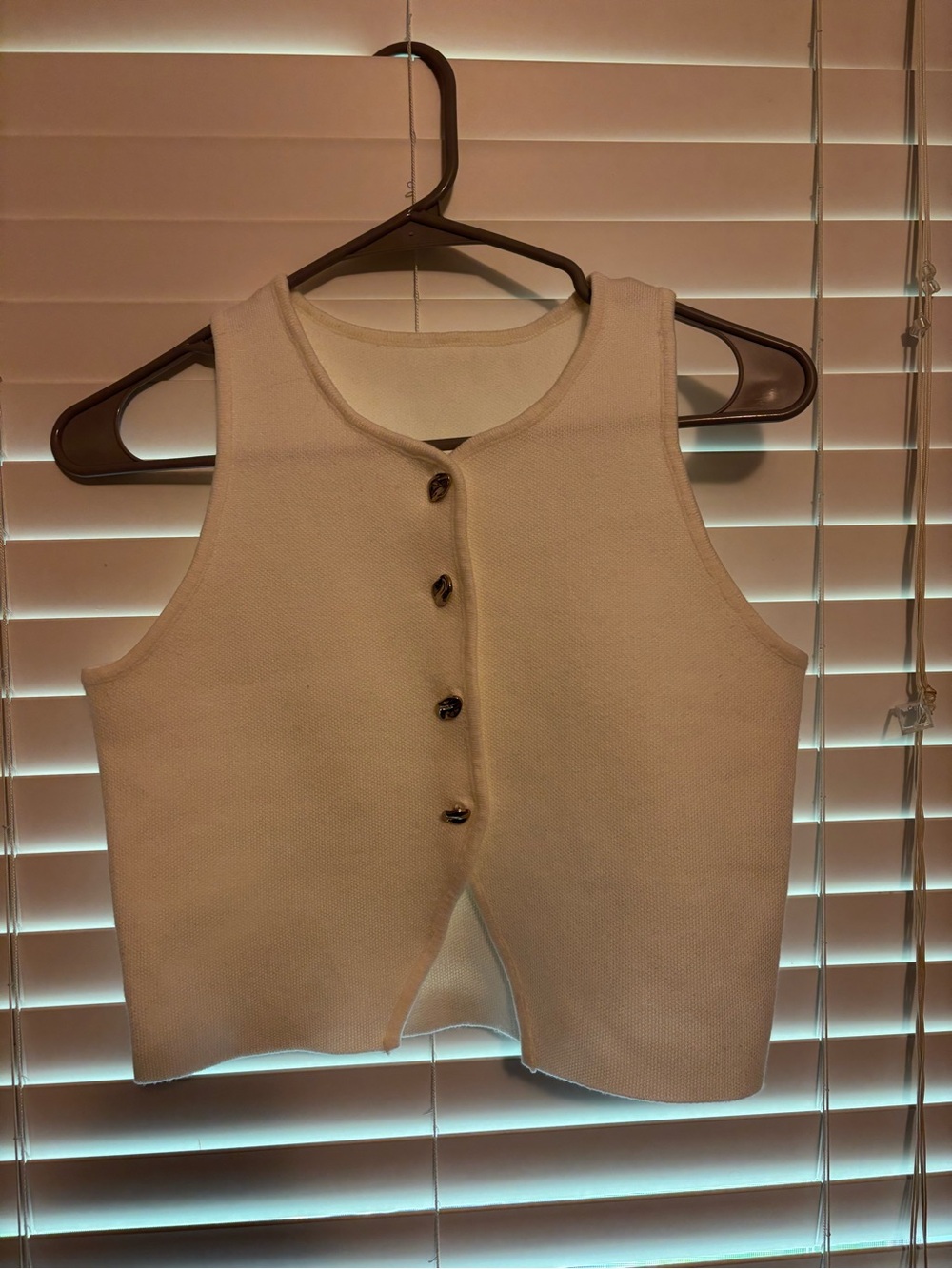White Sleeveless Button-Front Knit Top - Picture 3 of 4